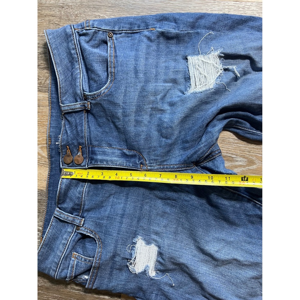 Soho Jeans Cropped Boyfriend Women 10 Blue Excellent Distressed Ripped Denim - Picture 4 of 7